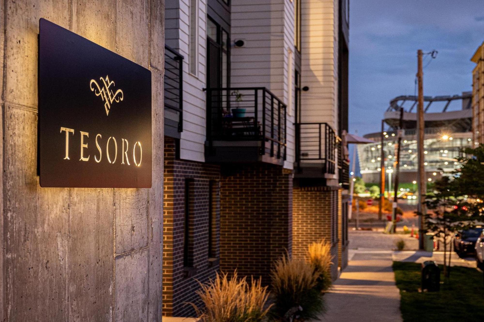 Luxurious Escape - Walk To Empower Field - Tesoro Villa Denver Exterior photo