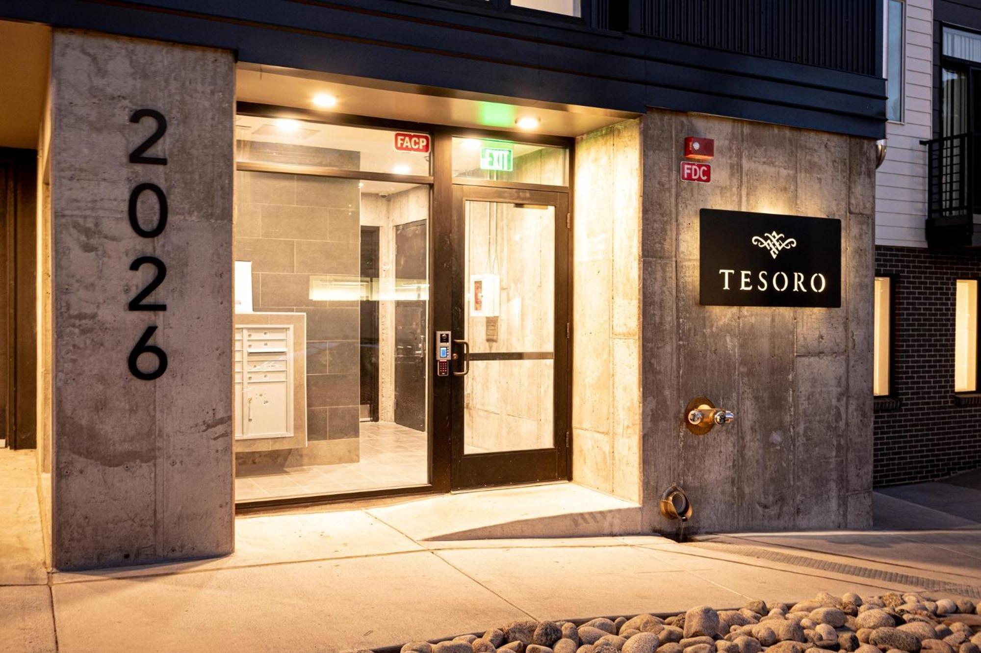 Luxurious Escape - Walk To Empower Field - Tesoro Villa Denver Exterior photo